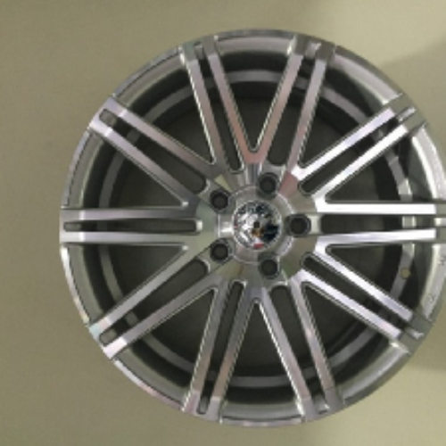 TORK3914 8-9X18 5X120 ET35 72,56 SILVER